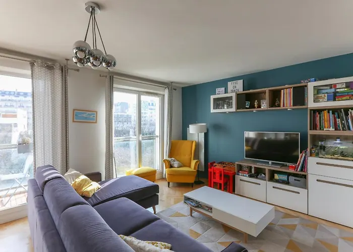 Family Apt Of 102 M2 In The Heart Of The 19Th