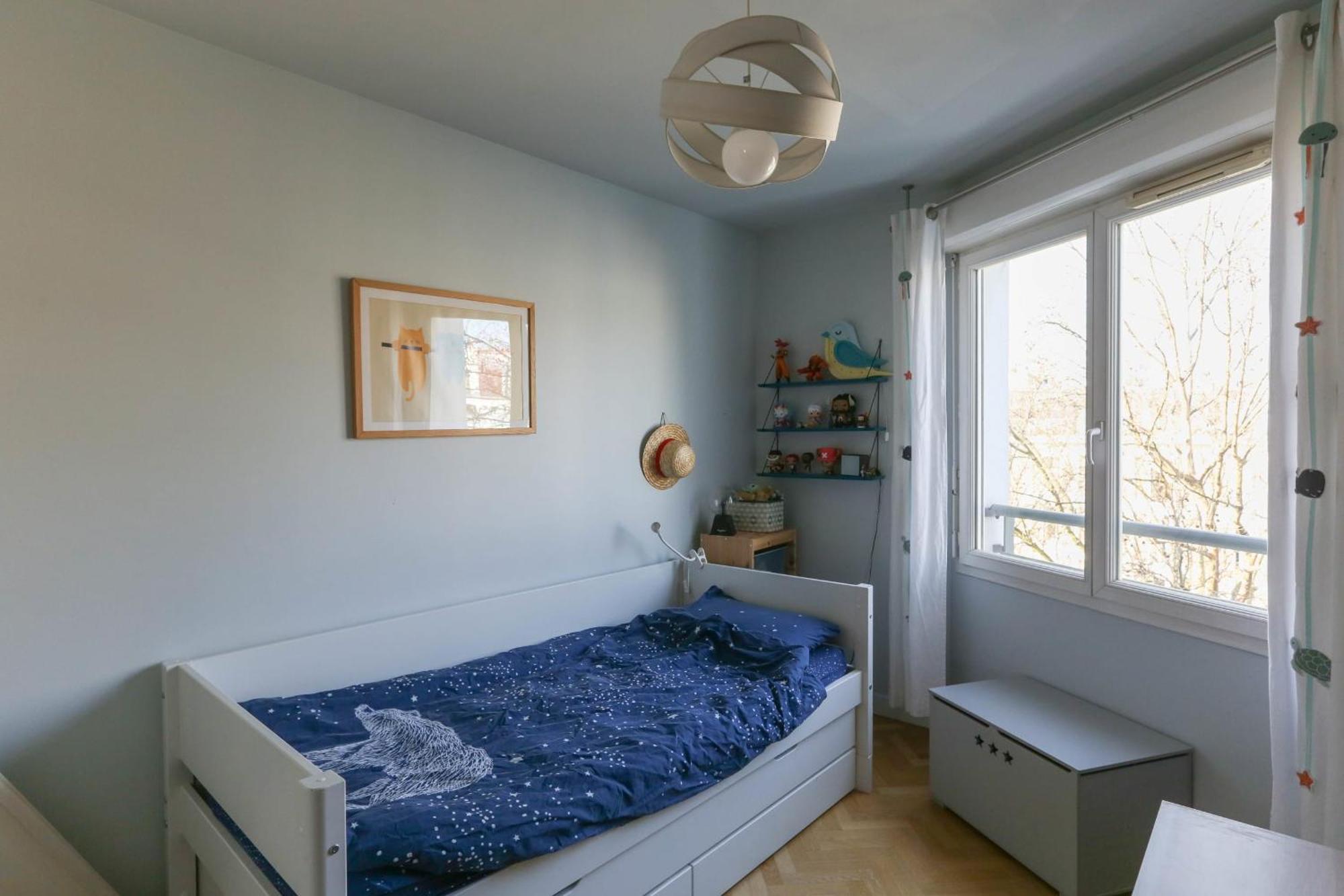 Family Of 102 M2 In The Heart Of The 19th *