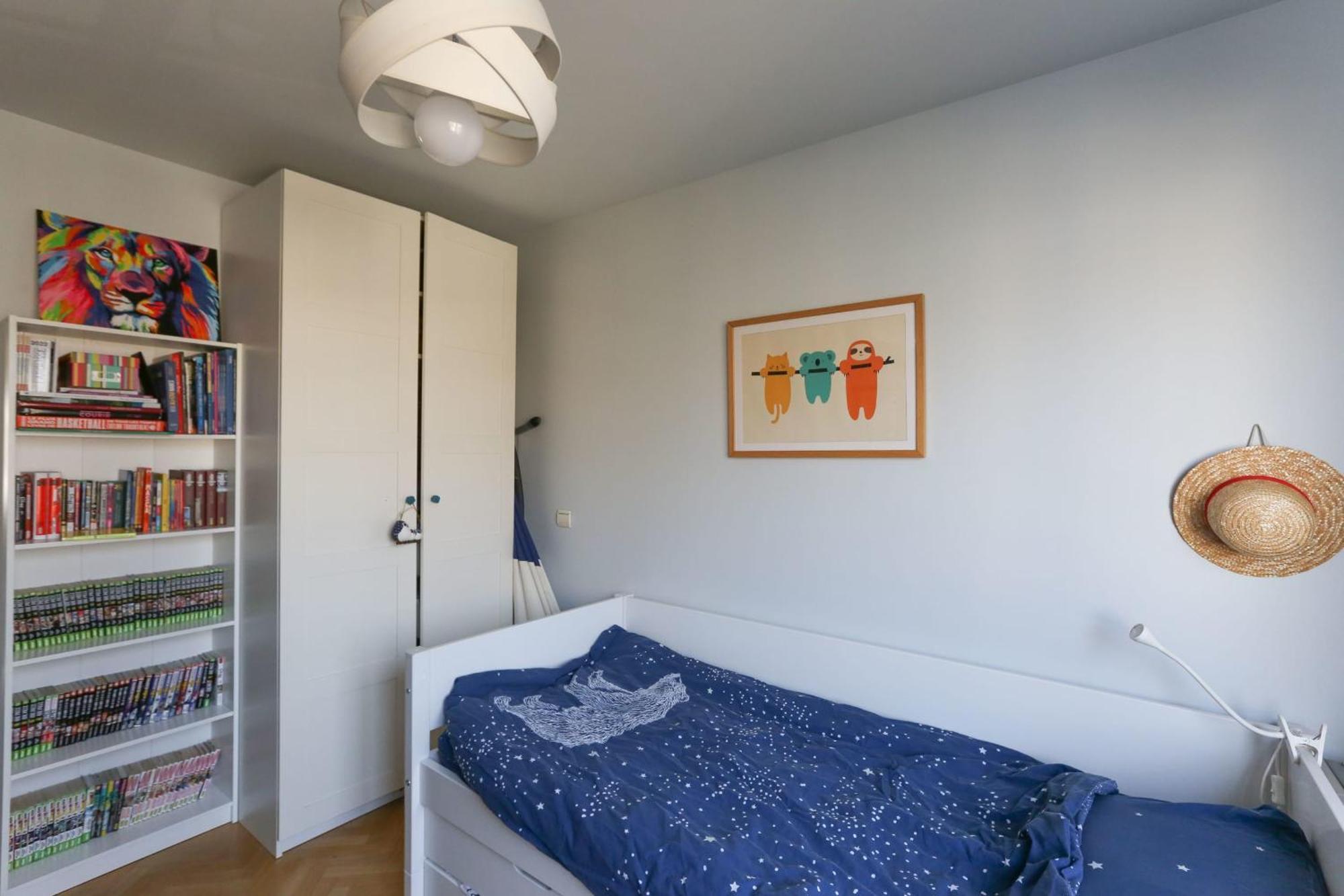 Family Of 102 M2 In The Heart Of The 19th Appartement *